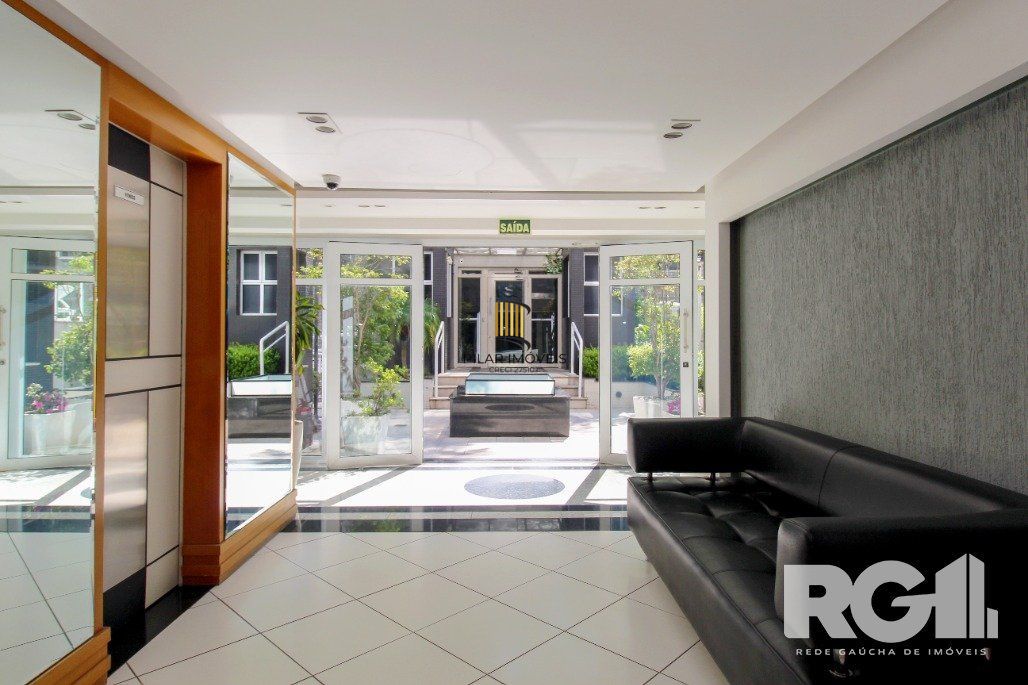 Apartamento de 1 dormitório com suíte americana, 1 vaga de garagem coberta Mobiliado e decorado.