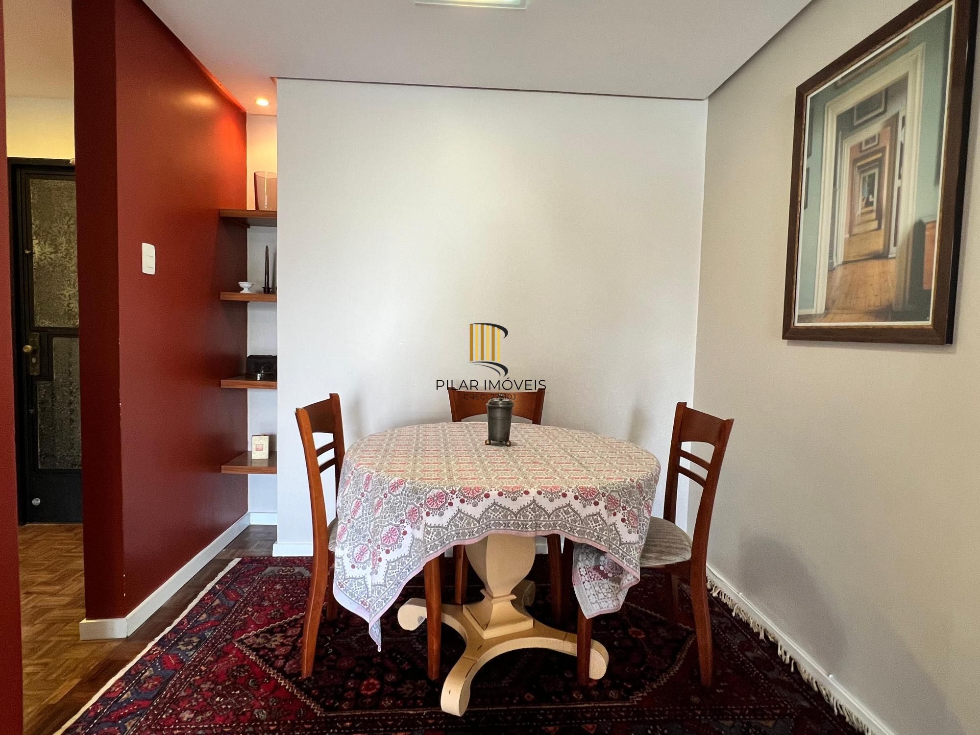 Charmoso apartamento no bairro Rio Branco, 102 m2, 3 dormitórios sendo 1 suíte, 2 vagas cobertas.