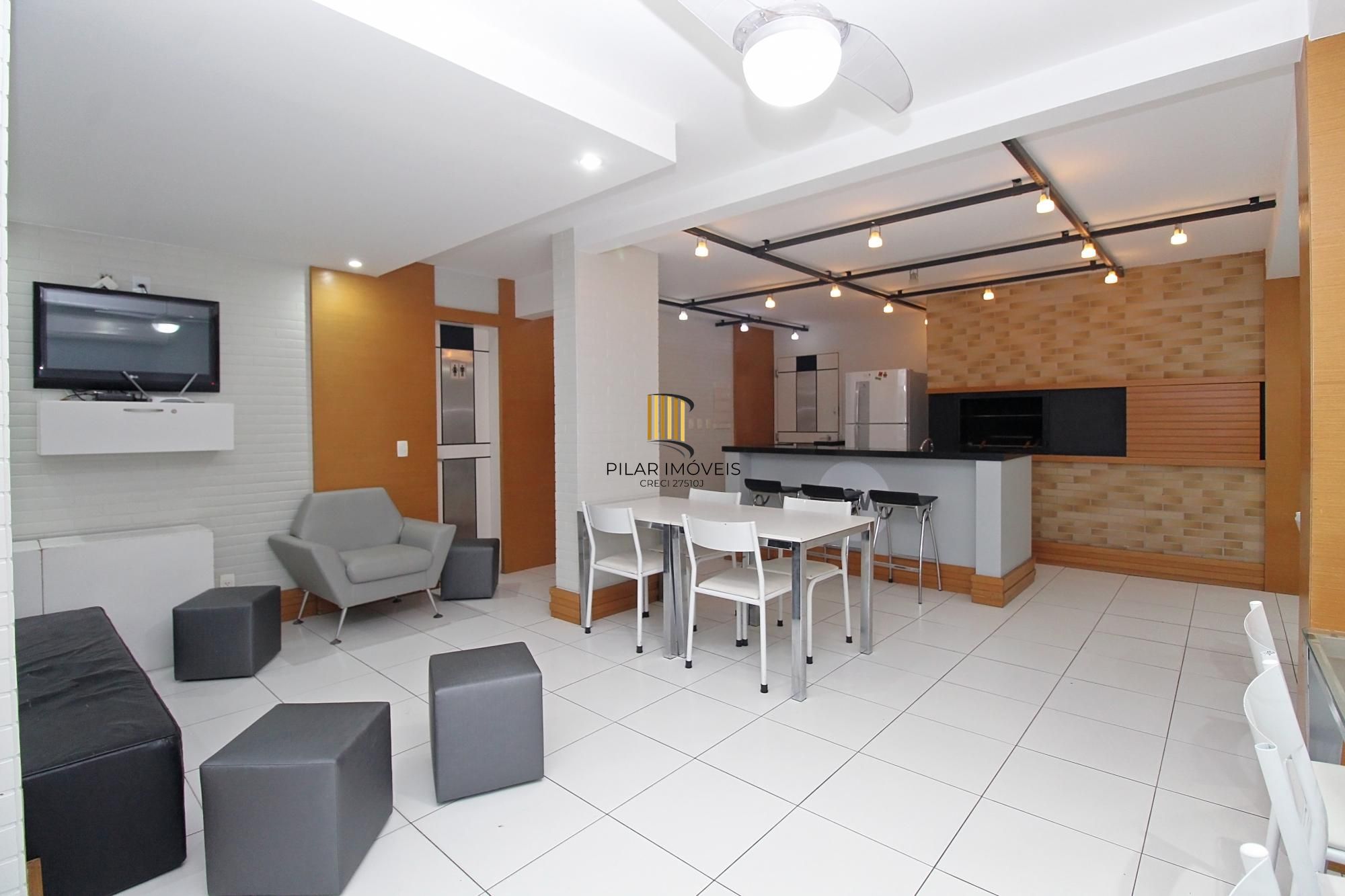 Apartamento 1 dormitório c/vaga escriturada coberta e infra completa no Rio Branco