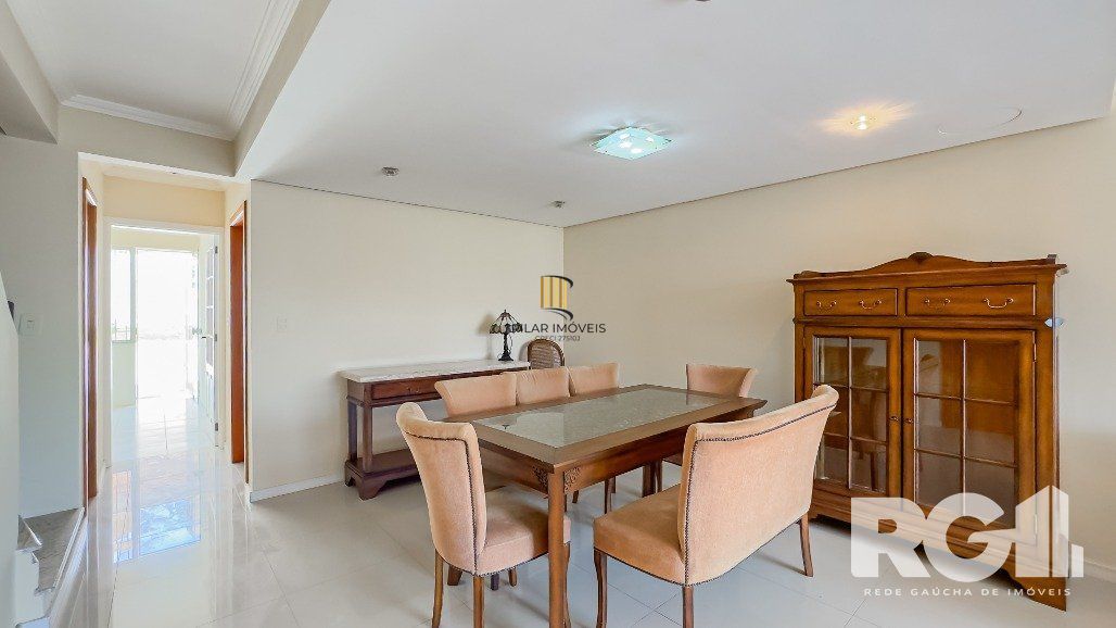 Linda casa de 282 m2 com 4 dormitórios, sendo 3 suítes e a suíte master no Chácara das Pedras.