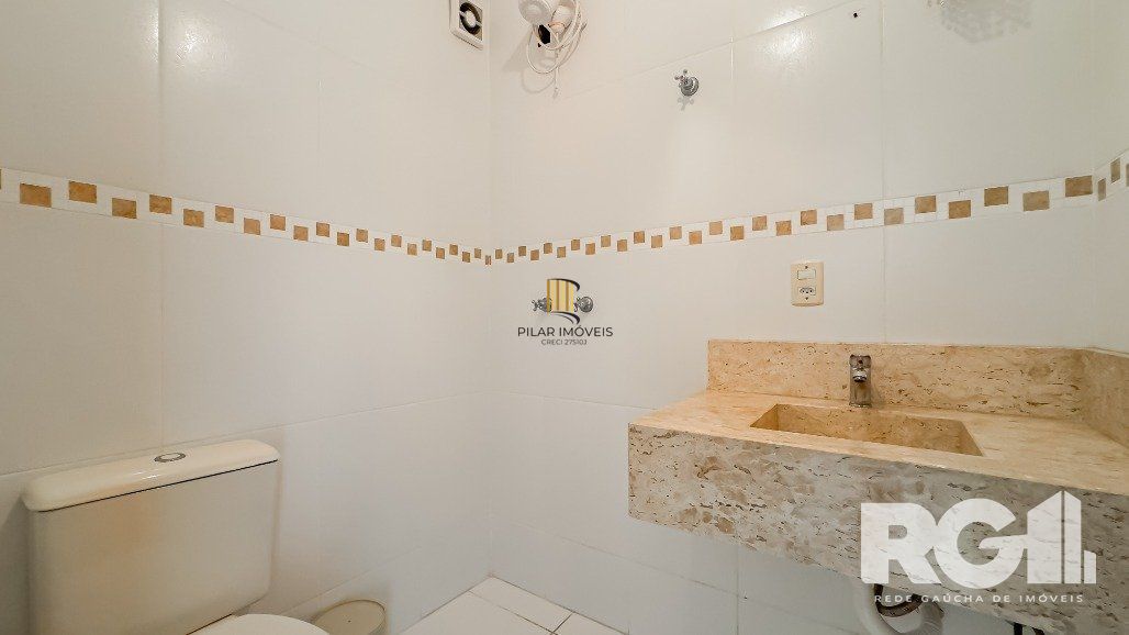 Linda casa de 282 m2 com 4 dormitórios, sendo 3 suítes e a suíte master no Chácara das Pedras.