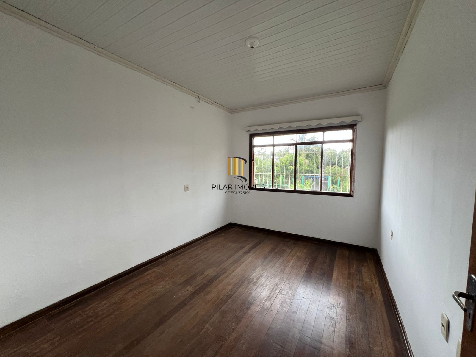 Chácara a venda com casa de 170 m2, terreno com 968 m2 em  Nova Santa Rita