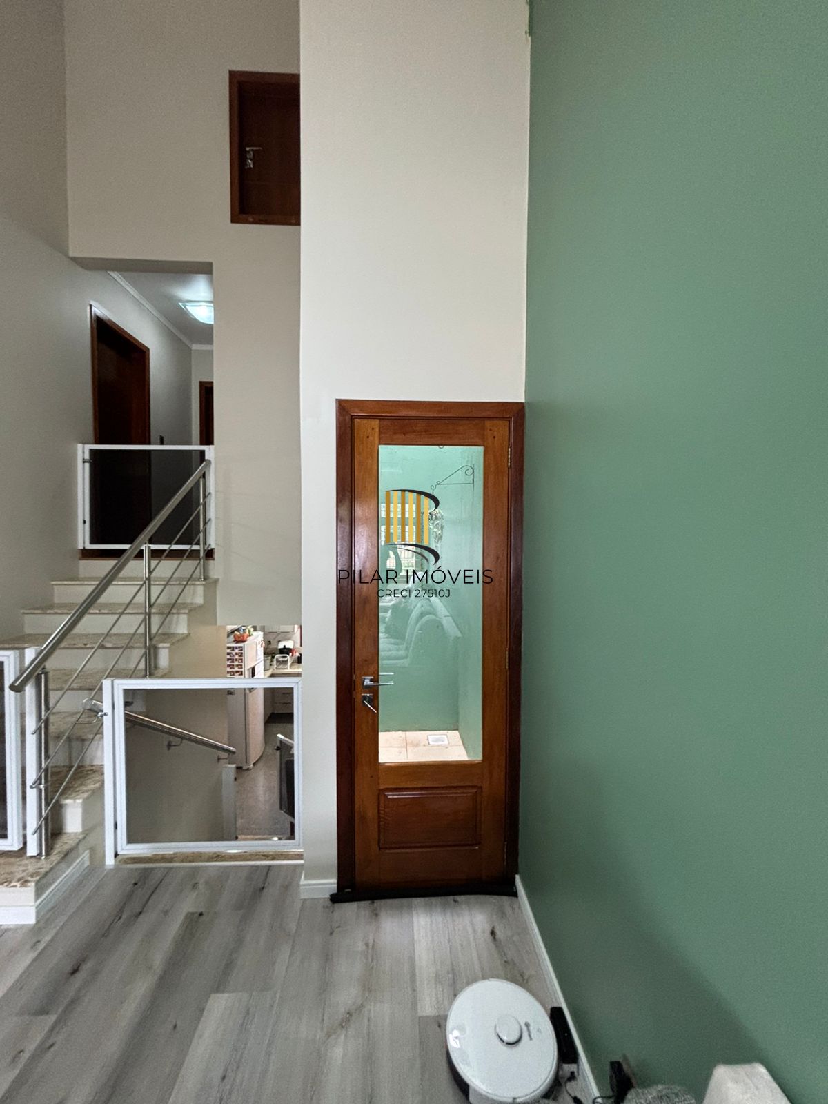 Sobrado com 133 m2, 3 dormitórios e 2 vagas, semimobiliado a venda em Nova Santa Rita.