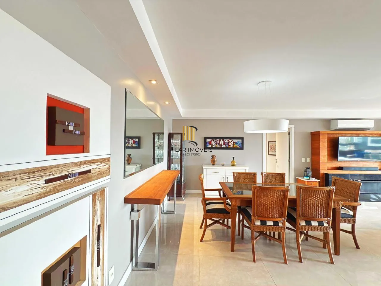 Apartamento de 3 suítes com 3 vagas, 136 m2 próximo ao Shopping Iguatemi.