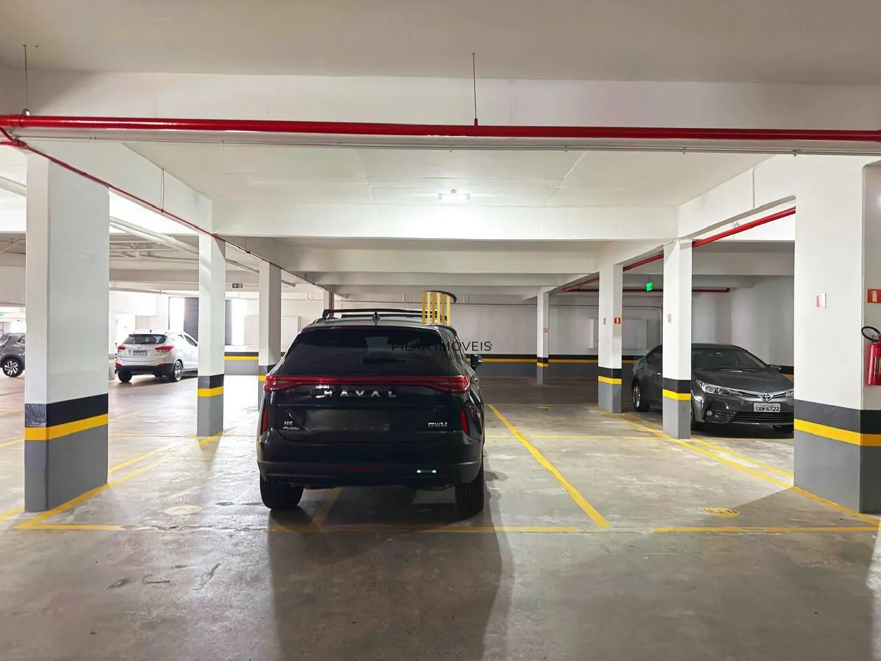 Apartamento de 3 suítes com 3 vagas, 136 m2 próximo ao Shopping Iguatemi.