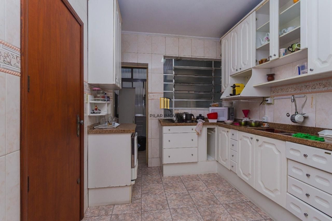 Apartamento com 171m², 4 dormitórios e 2 vagas no Centro Histórico.
