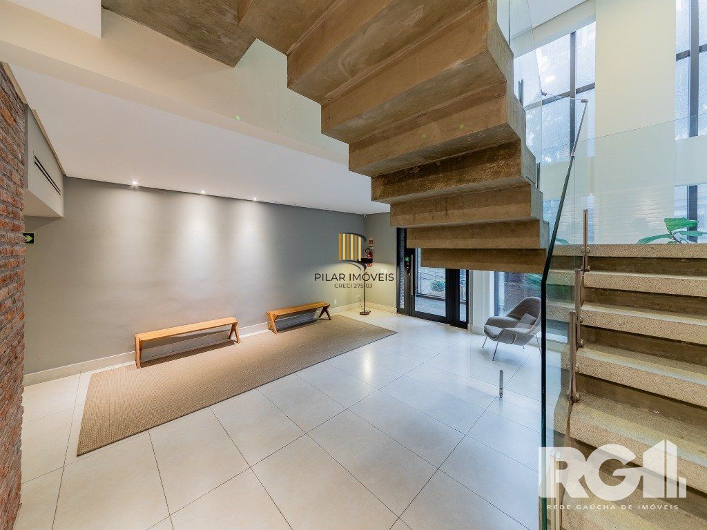 Belíssimo apartamento no Glass Aurélio andar alto,  Living com pé direito duplo,  174m² privativos finamente decorado no Moinhos de Vento