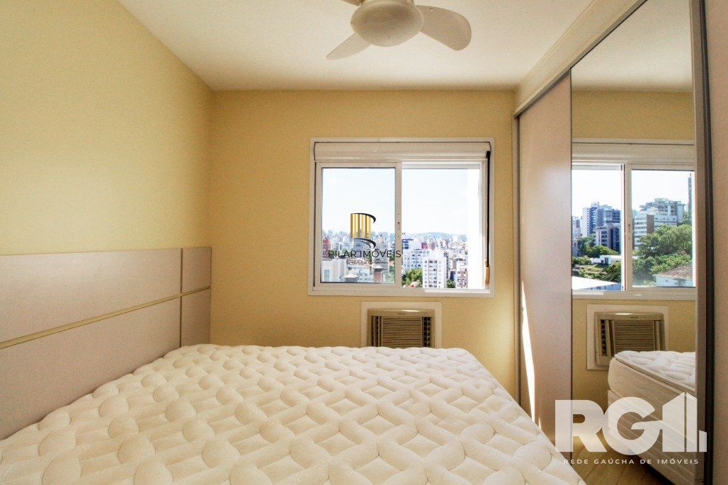 Apartamento de 1 dormitório com suíte americana, 1 vaga de garagem coberta Mobiliado e decorado.