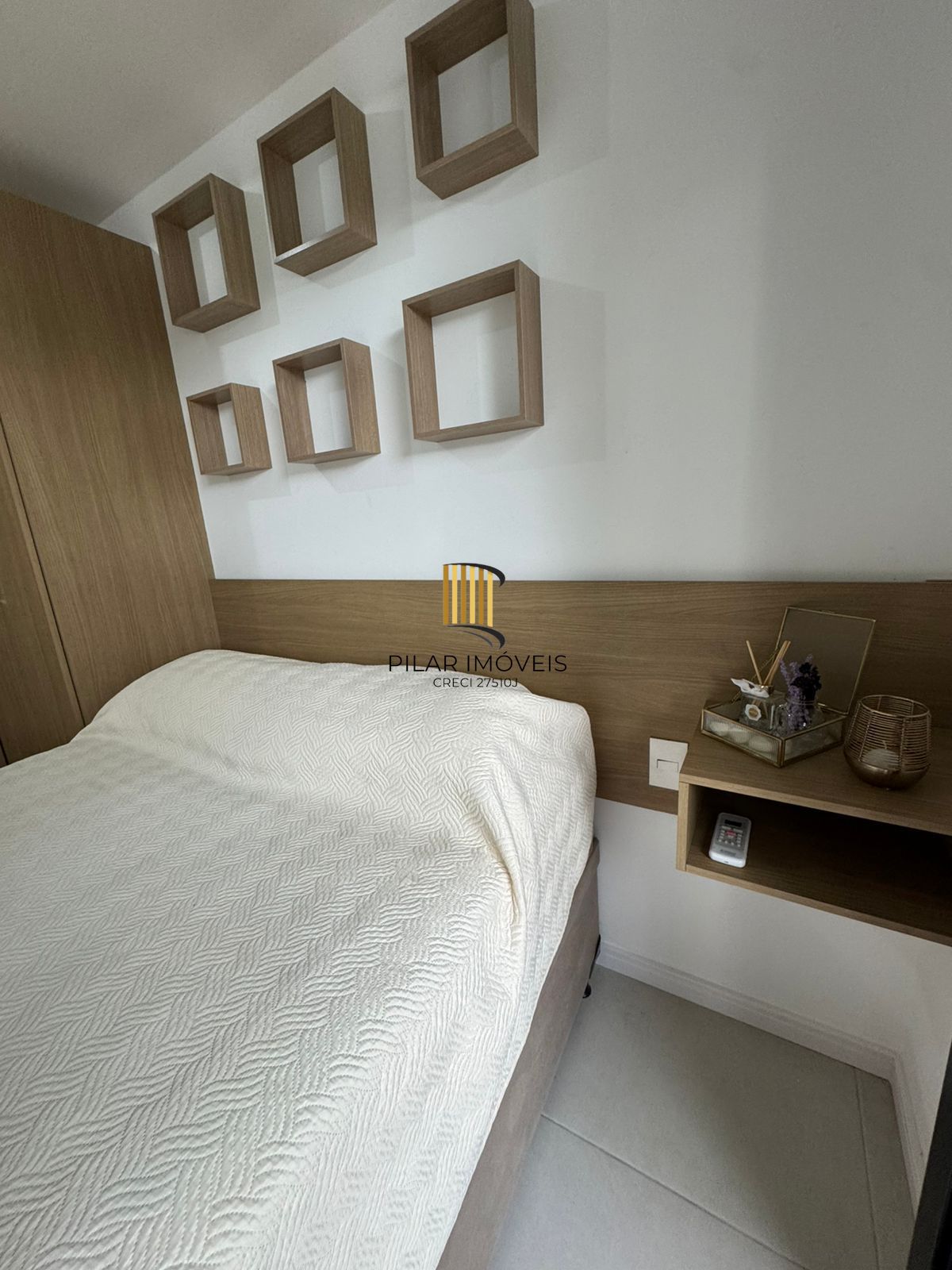 Apartamento de 42 m2 para alugar com 1 suíte, lavabo, churrasqueira e vaga no bairro Boa Vista em Porto Alegre.