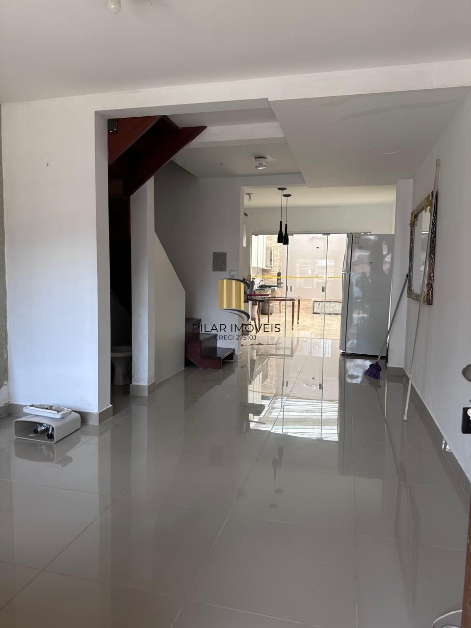 Sobrado localizado no bairro Mato Grande, c/2 dormitórios, living, cozinha e um aconchegante espaço gourmet c/ churrasqueira para reunir familia e amigos.