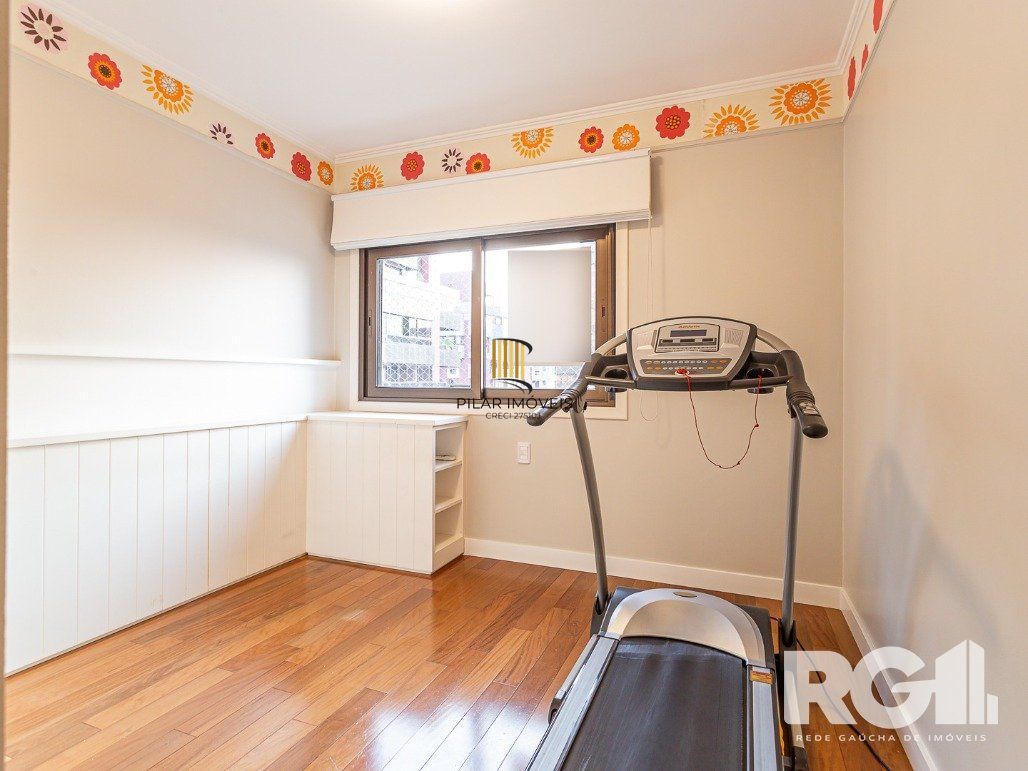 Apartamento semimobiliado, 167 m², 3 suítes e 3 vagas de garagem no bairro Bela Vista.