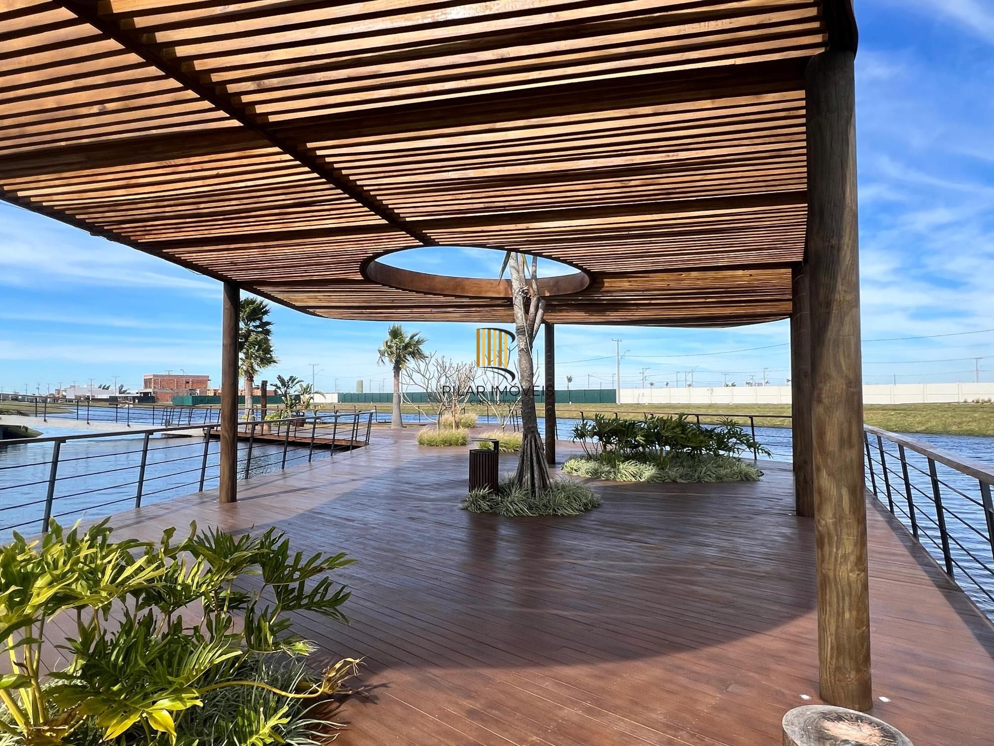 Lote molhado a venda no condomínio Zen Resort Concept.