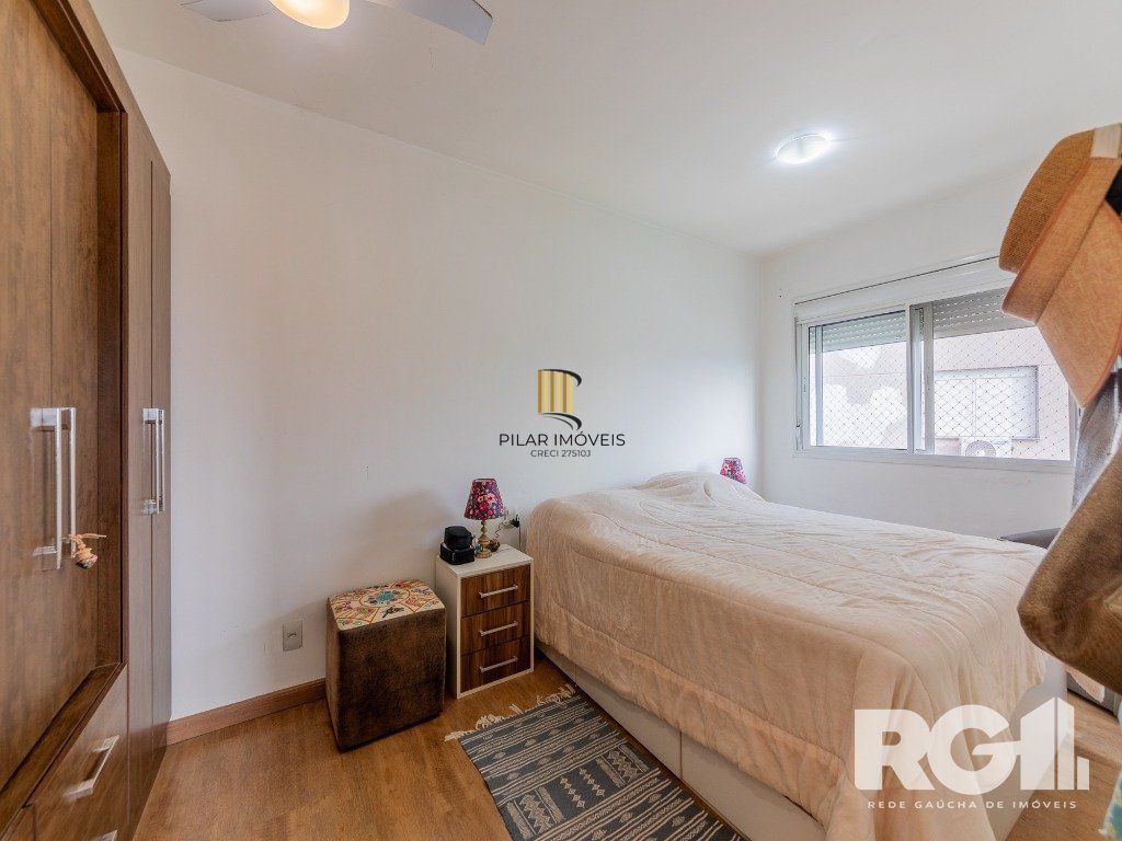 Apartamento de 65 m2 com 3 dormitórios sendo 1 suíte e 1 vaga no bairro Azenha.