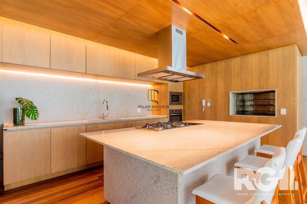 Apartamento de alto padrão construtivo 159 m2 com 3 suítes com 3 vagas no bairro Auxiliadora.