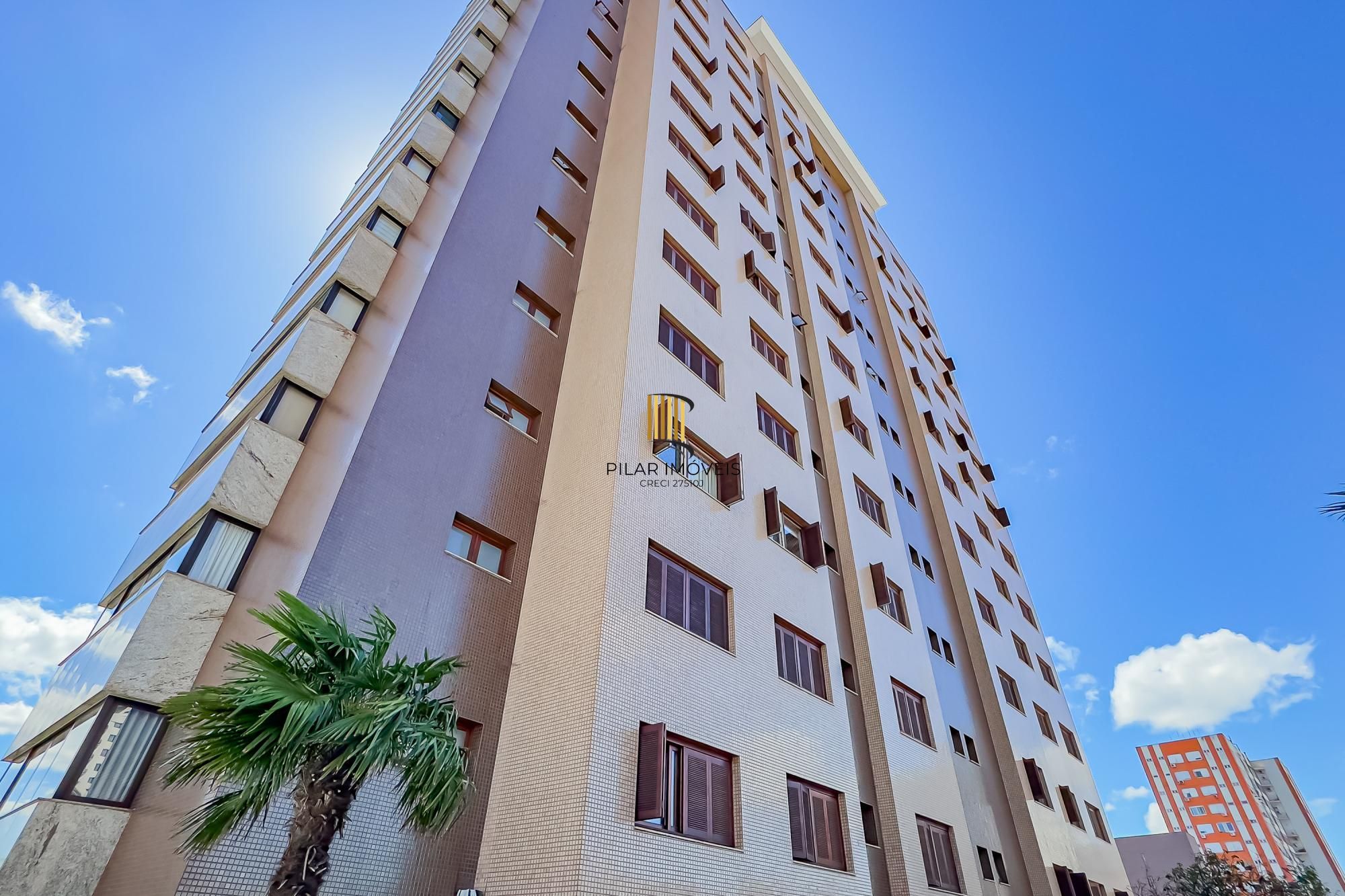 Espetacular apartamento 3 suítes 3 vagas com infra completa no Moinhos de Vento
