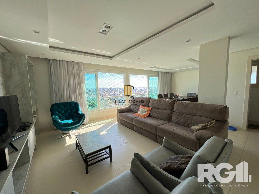 Espetacular apartamento para ALUGAR mobiliado com eletrodomésticos, 3 dormitórios, 2 vagas cobertas, infra completa no coração do Bairro Petrópolis.