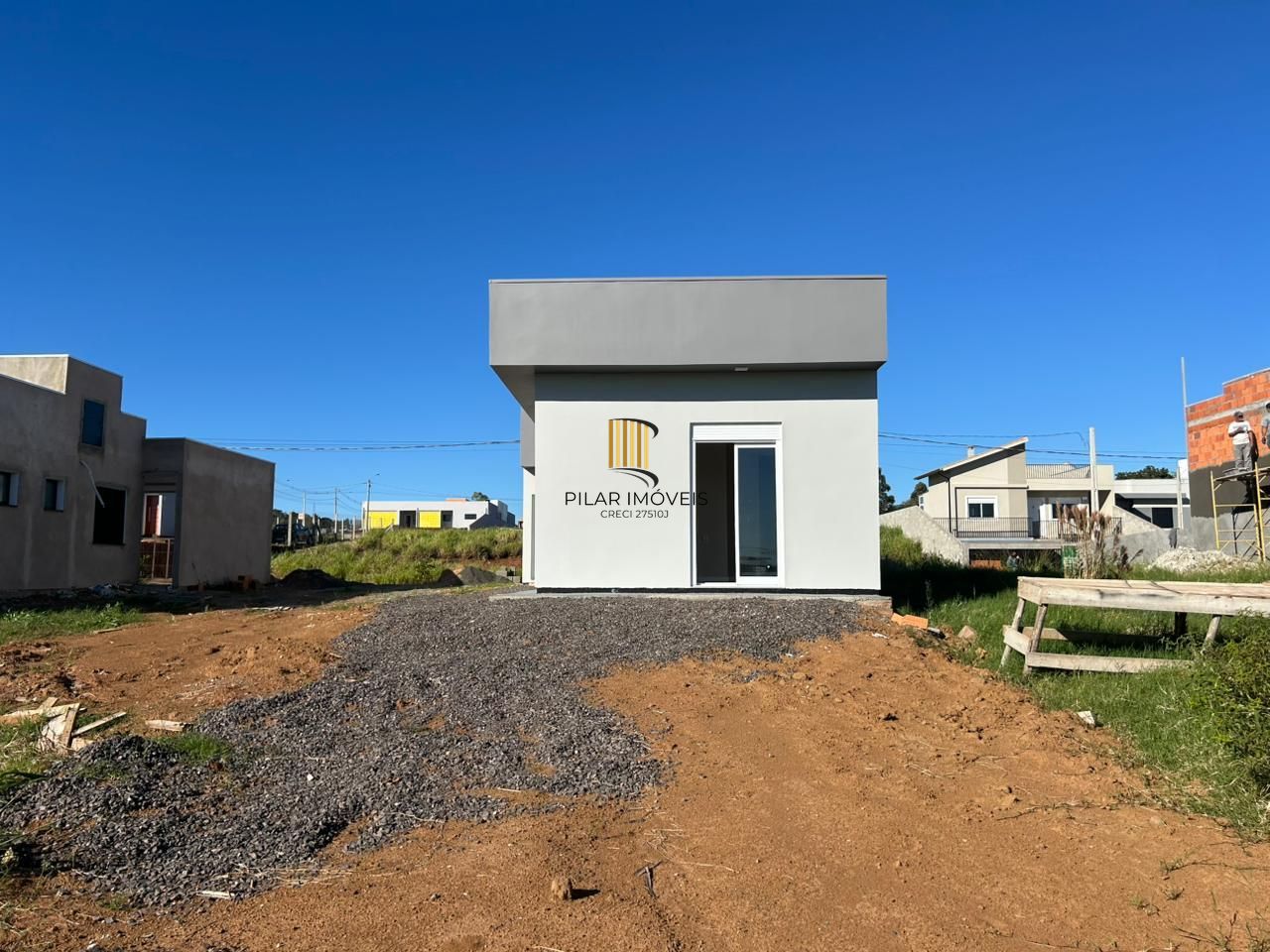 Casa Nova à venda no Loteamento Jardins!! 3 dormitórios,1 suíte, com um lindíssimo pôr do sol, uma casa confortável para a família !!