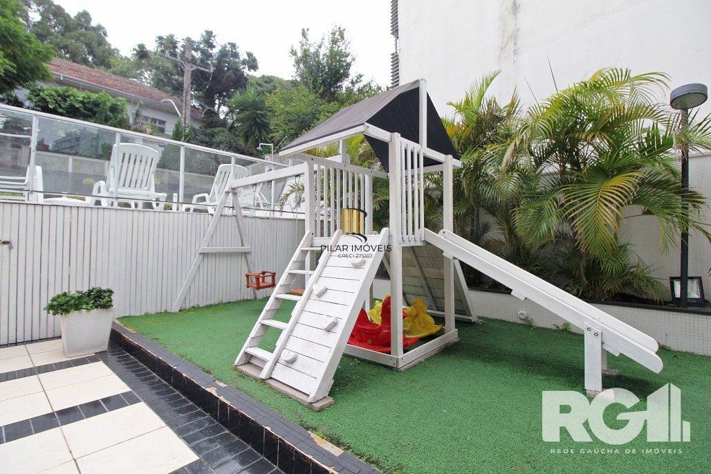 Apartamento de 1 dormitório com suíte americana, 1 vaga de garagem coberta Mobiliado e decorado.