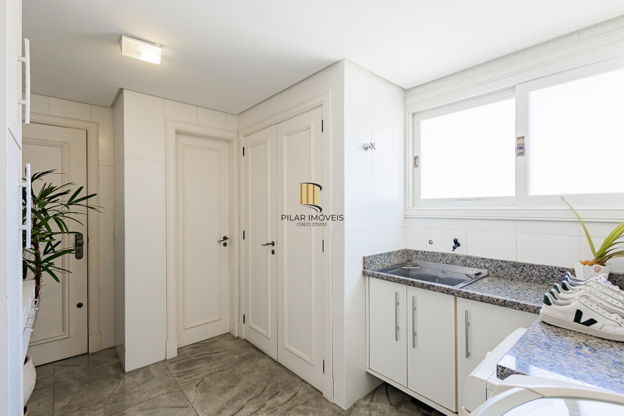 Espetacular apartamento 3 suítes 3 vagas com infra completa no Moinhos de Vento