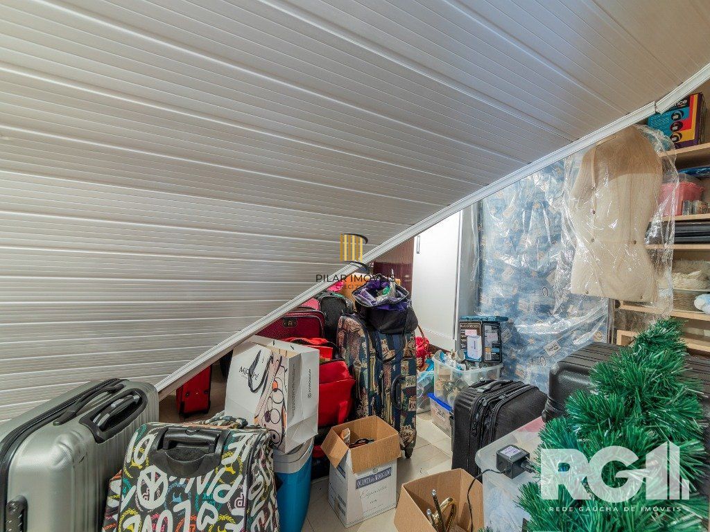EXCLUSIVIDADE  Belíssima casa de 4 suítes + gabinete no condomínio fechado Terra Mater com vista exuberante para o bosque, próximo da portaria e infraestrutura.