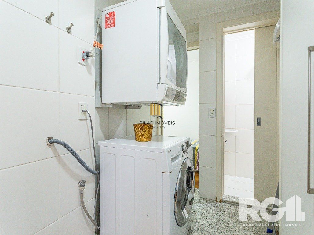 Apartamento semimobiliado, 167 m², 3 suítes e 3 vagas de garagem no bairro Bela Vista.