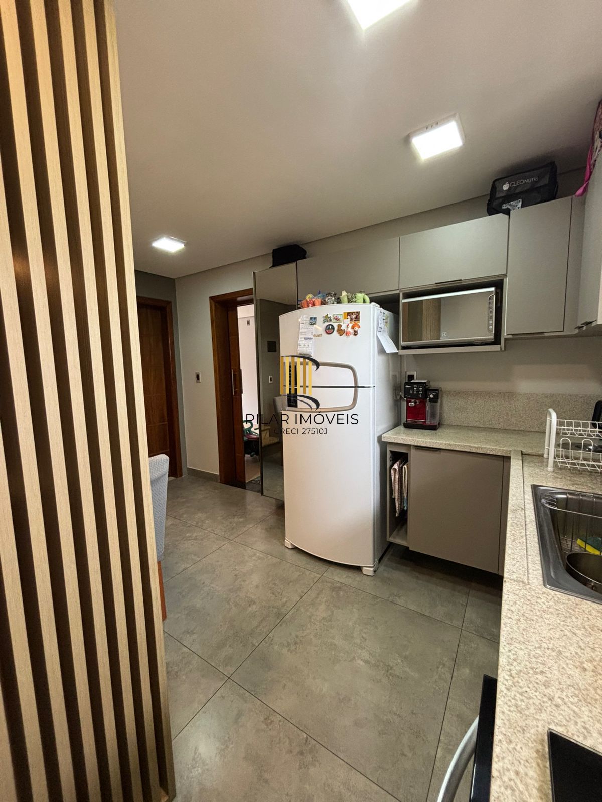 Sobrado com 133 m2, 3 dormitórios e 2 vagas, semimobiliado a venda em Nova Santa Rita.