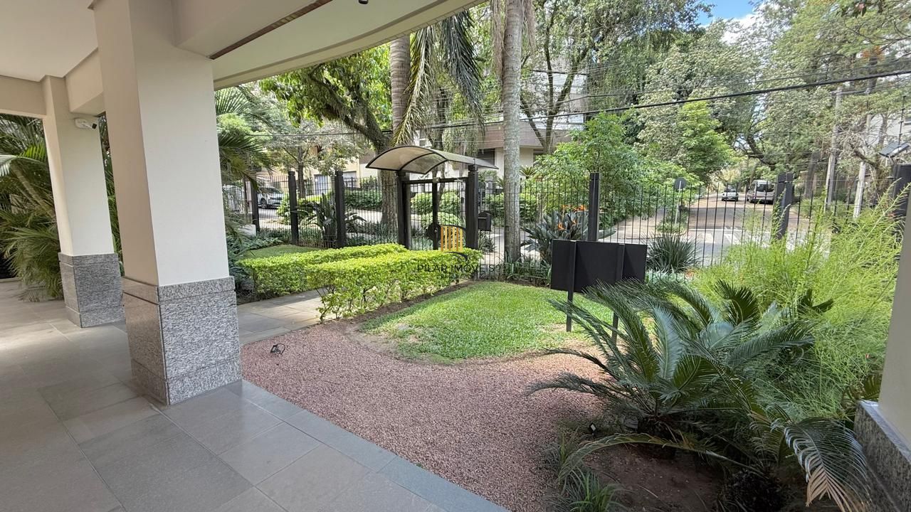 Apartamento a venda de 105 m2 2 dormitórios sendo 1 suíte e 2 vagas individuais no bairro Petrópolis.