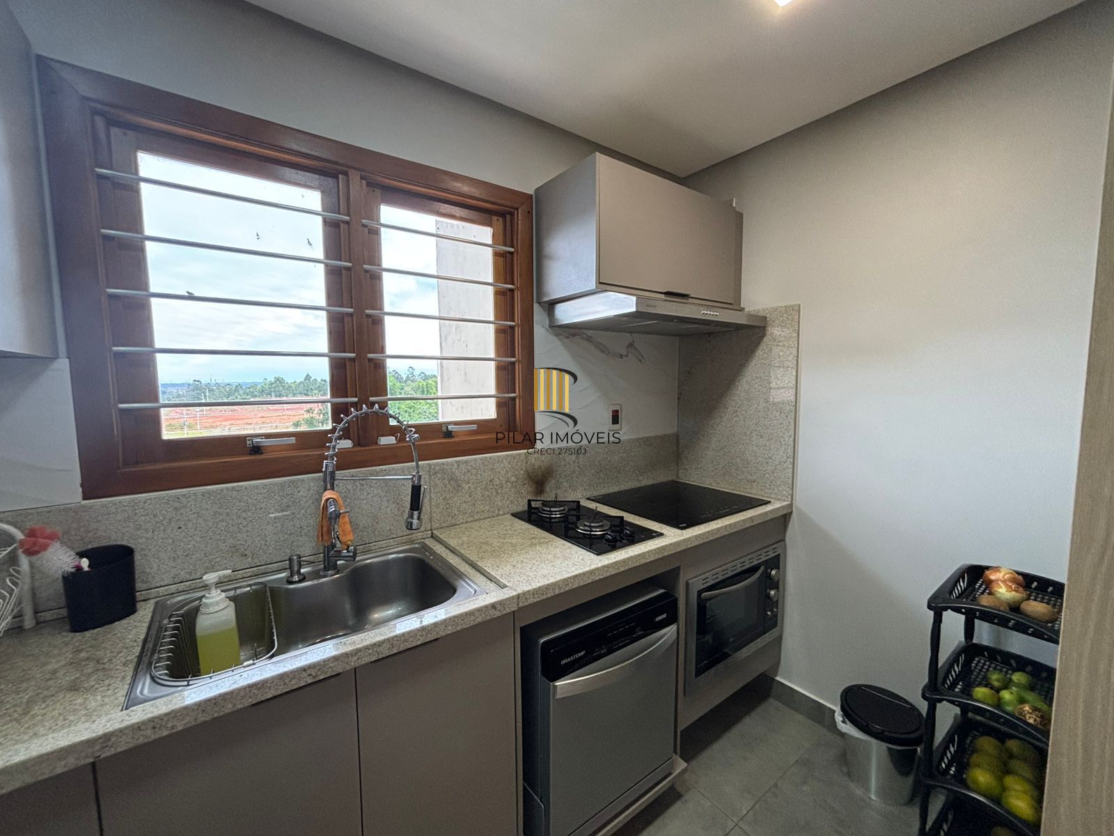 Sobrado com 133 m2, 3 dormitórios e 2 vagas, semimobiliado a venda em Nova Santa Rita.