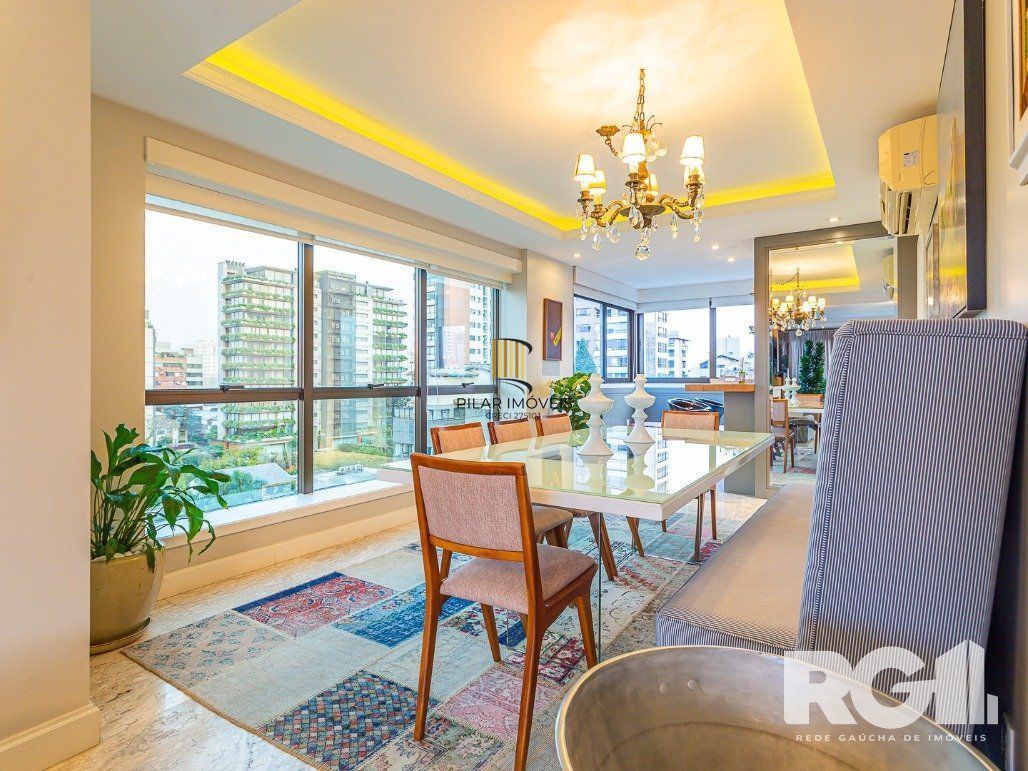 Apartamento semimobiliado, 167 m², 3 suítes e 3 vagas de garagem no bairro Bela Vista.