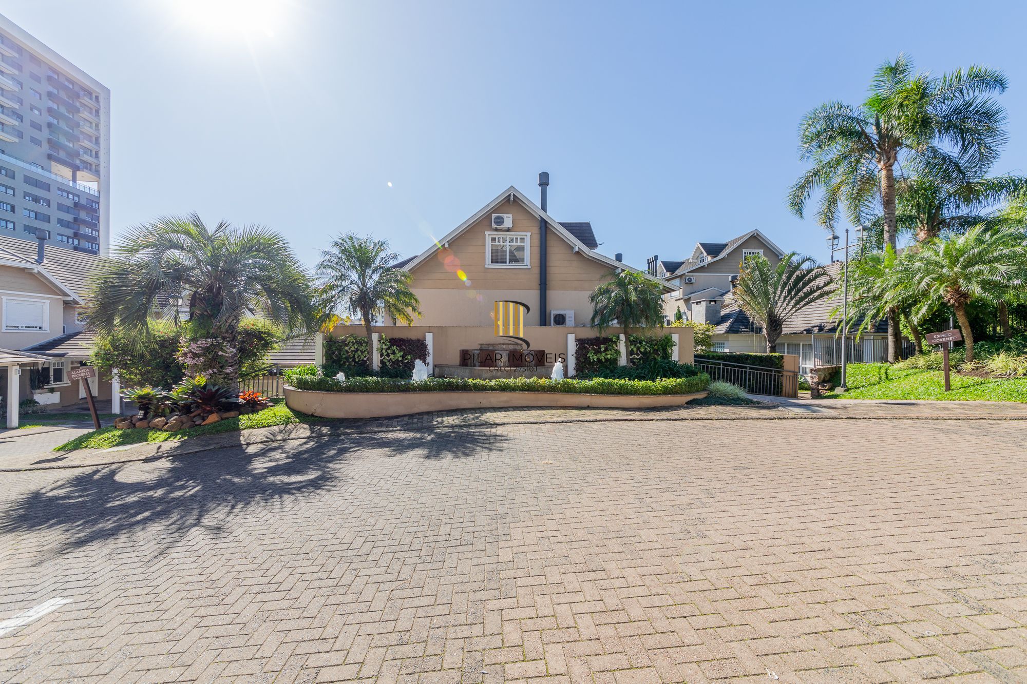 Casa lindíssima no Terra Mater à venda 3 dorm, Lareira e 2 vagas