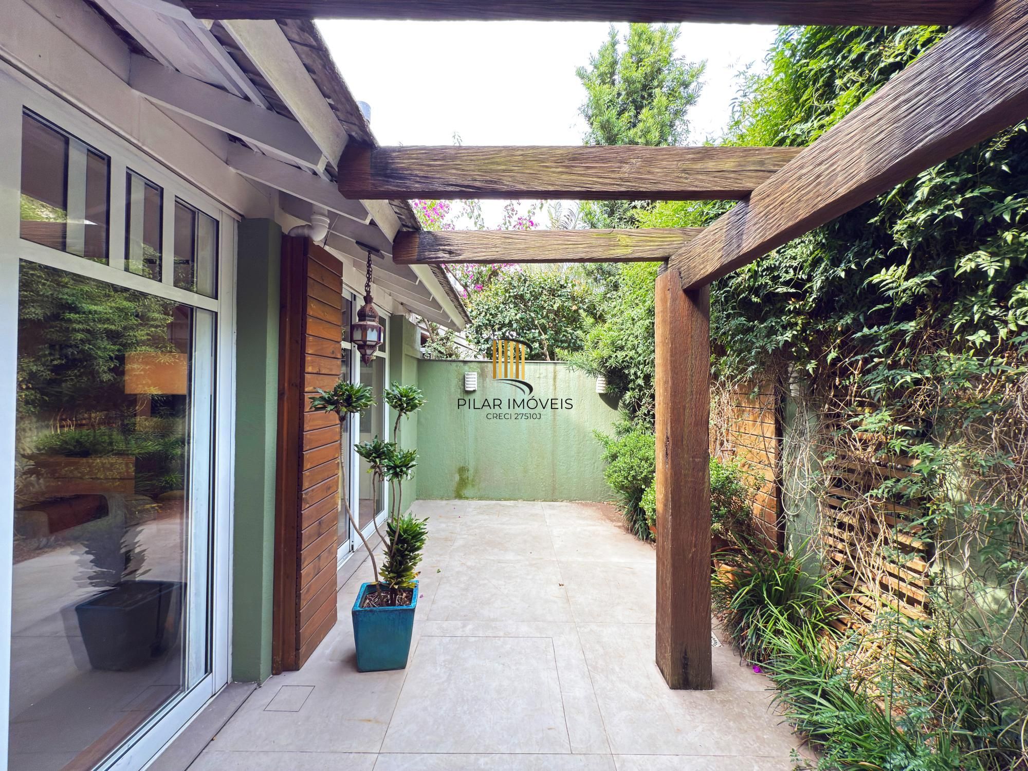 Casa lindíssima no Terra Mater à venda 3 dorm, Lareira e 2 vagas