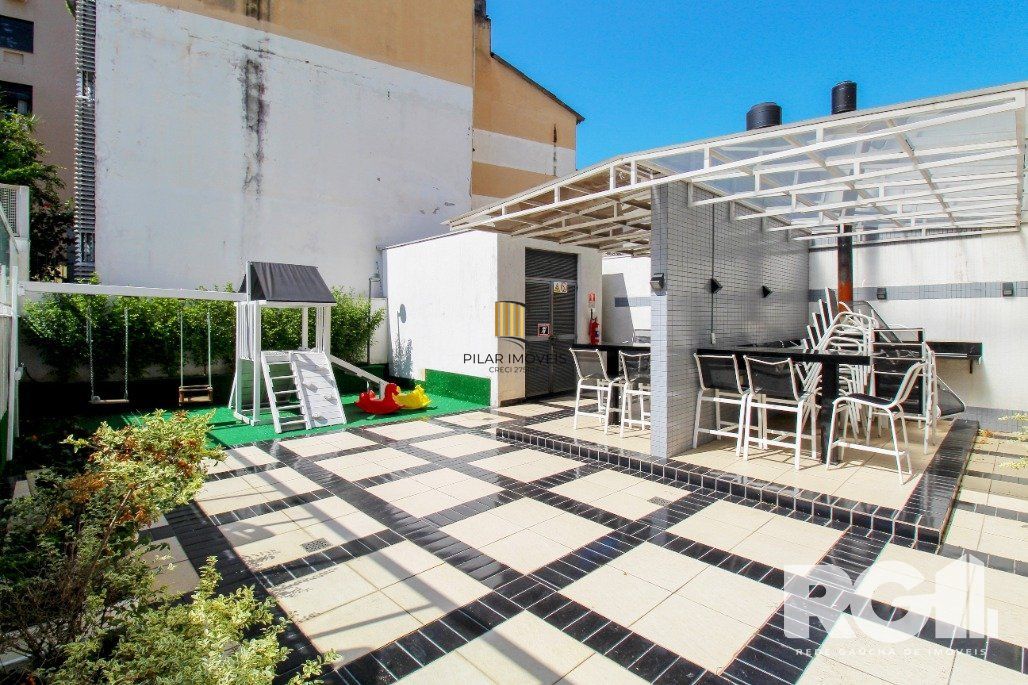Apartamento de 1 dormitório com suíte americana, 1 vaga de garagem coberta Mobiliado e decorado.