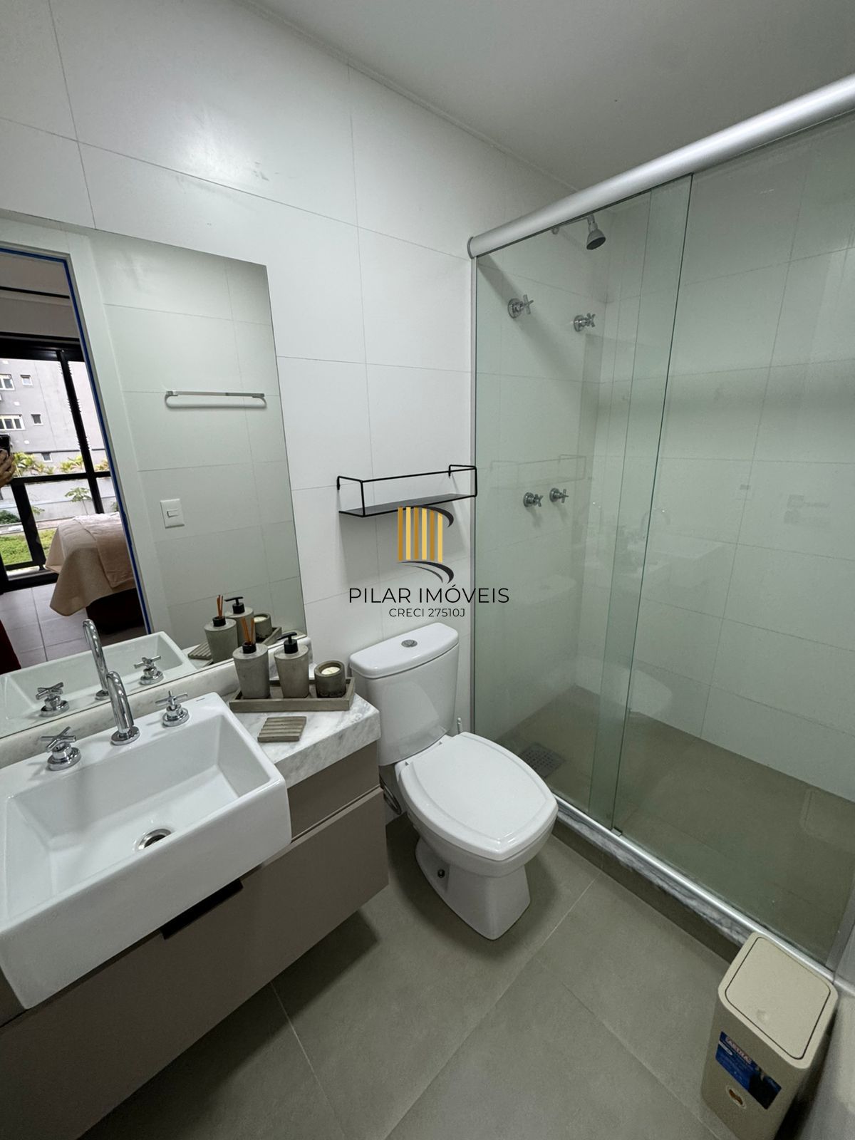 Apartamento de 42 m2 para alugar com 1 suíte, lavabo, churrasqueira e vaga no bairro Boa Vista em Porto Alegre.