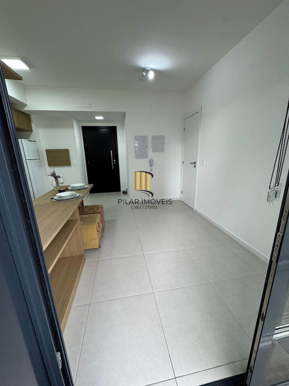 Apartamento de 42 m2 para alugar com 1 suíte, lavabo, churrasqueira e vaga no bairro Boa Vista em Porto Alegre.