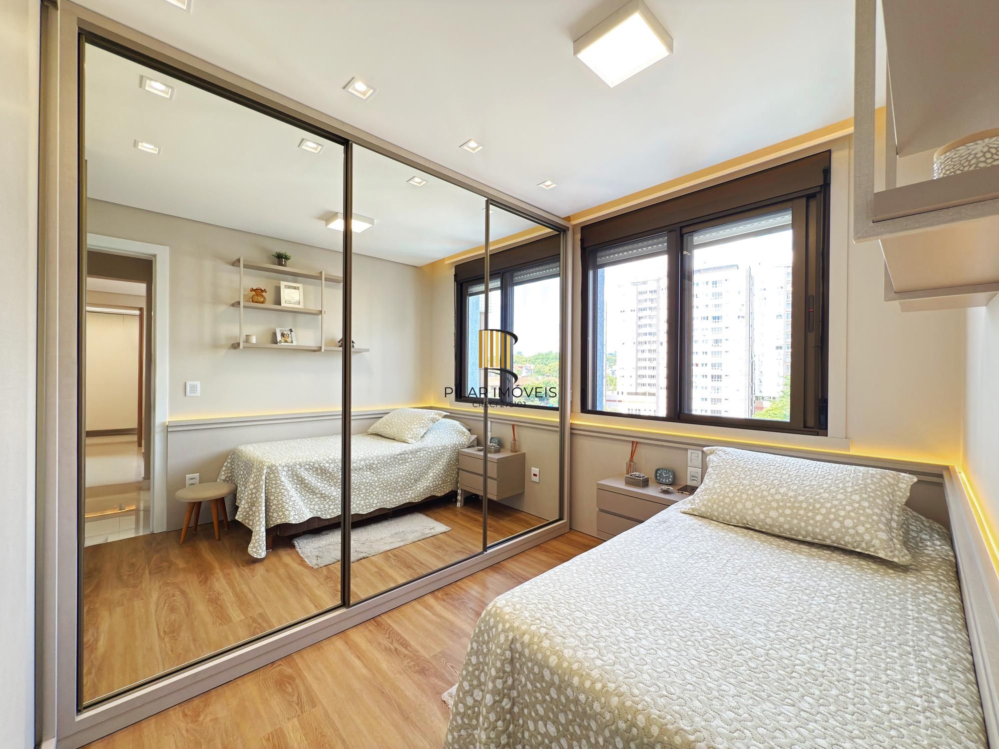 Porteira Fechada Belíssimo apartamento mobiliado e decorado 2 dorm 2 vagas c/piscina