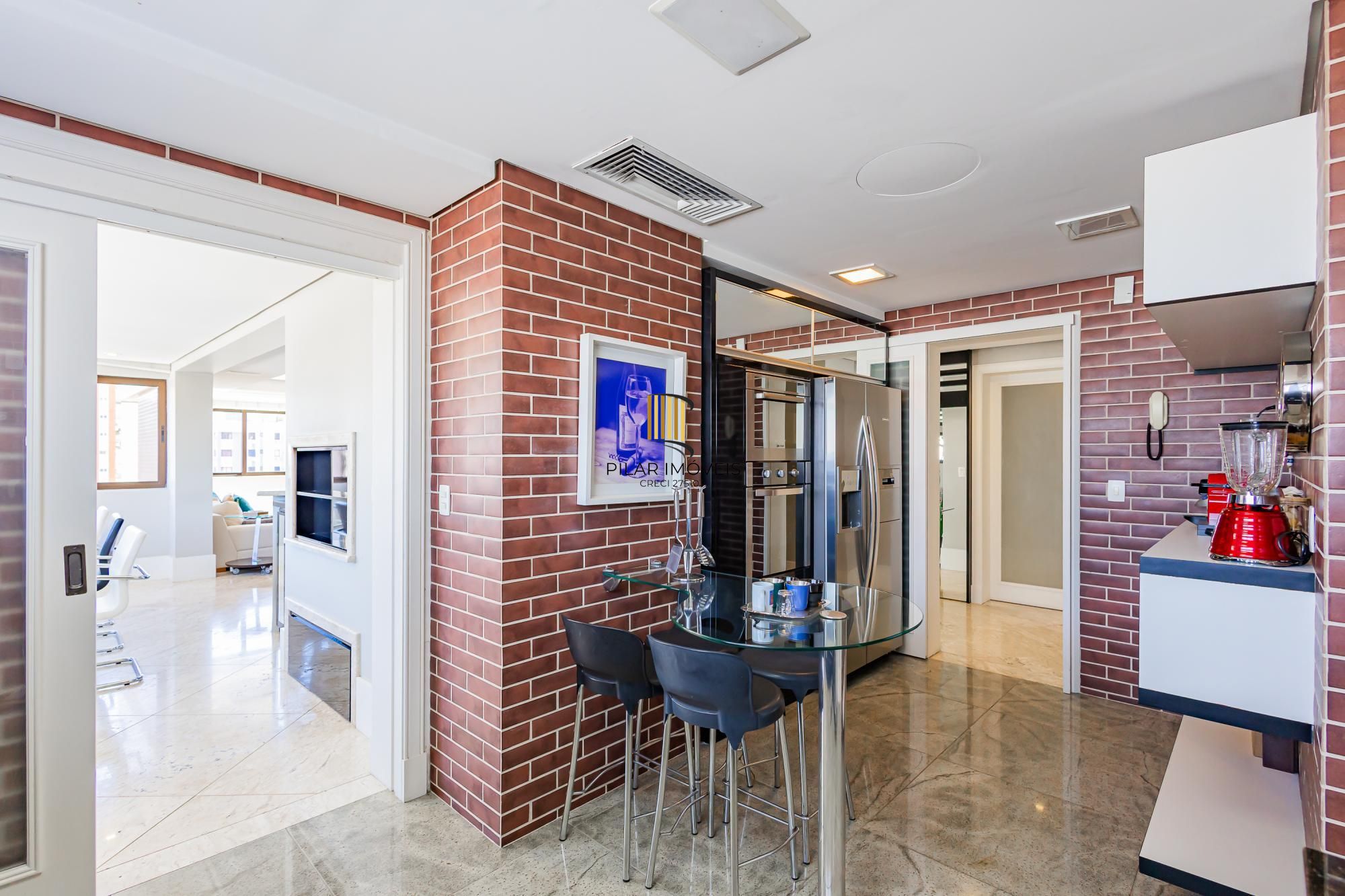 Espetacular apartamento 3 suítes 3 vagas com infra completa no Moinhos de Vento