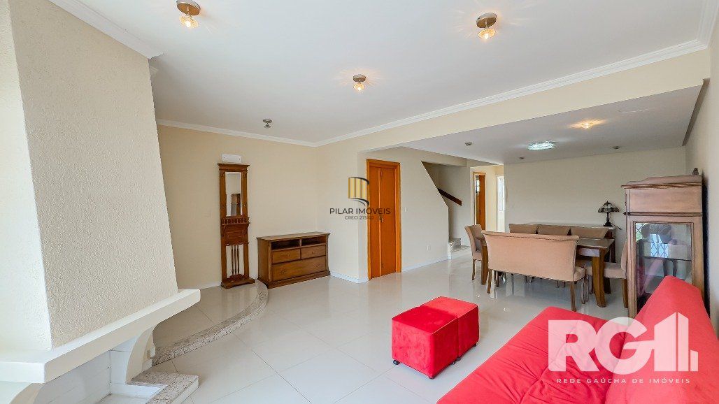 Linda casa de 282 m2 com 4 dormitórios, sendo 3 suítes e a suíte master no Chácara das Pedras.
