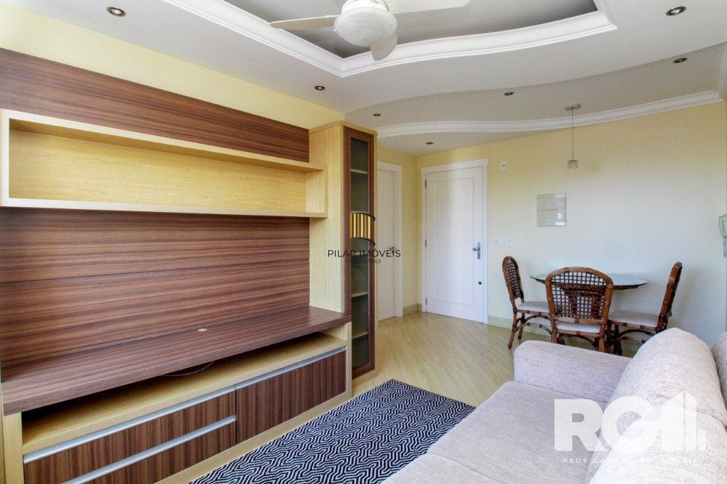 Apartamento de 1 dormitório com suíte americana, 1 vaga de garagem coberta Mobiliado e decorado.