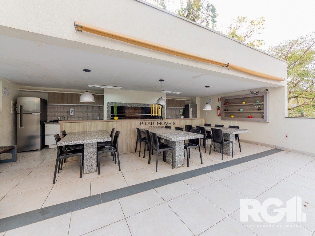 Apartamento de 65 m2 com 3 dormitórios sendo 1 suíte e 1 vaga no bairro Azenha.