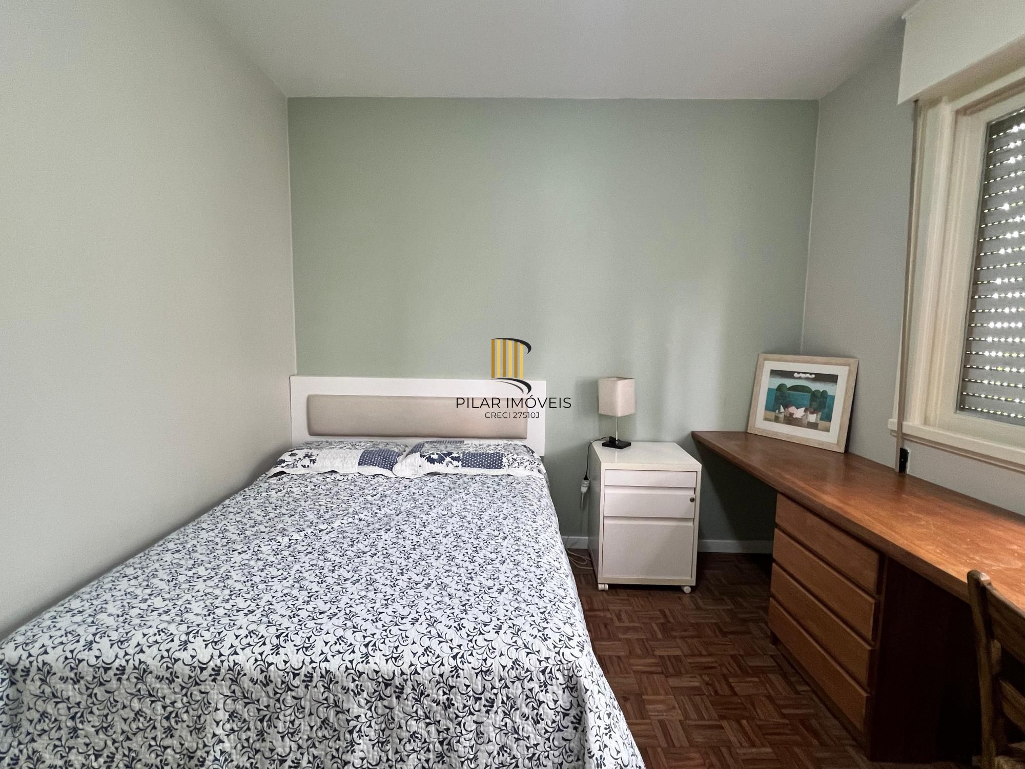 Charmoso apartamento no bairro Rio Branco, 102 m2, 3 dormitórios sendo 1 suíte, 2 vagas cobertas.
