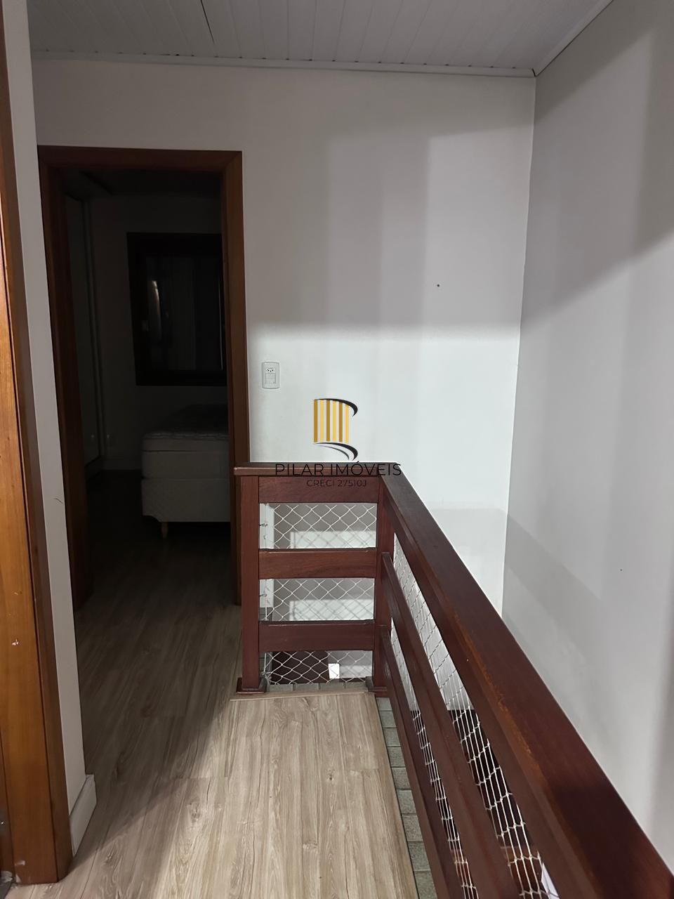 Sobrado localizado no bairro Mato Grande, c/2 dormitórios, living, cozinha e um aconchegante espaço gourmet c/ churrasqueira para reunir familia e amigos.
