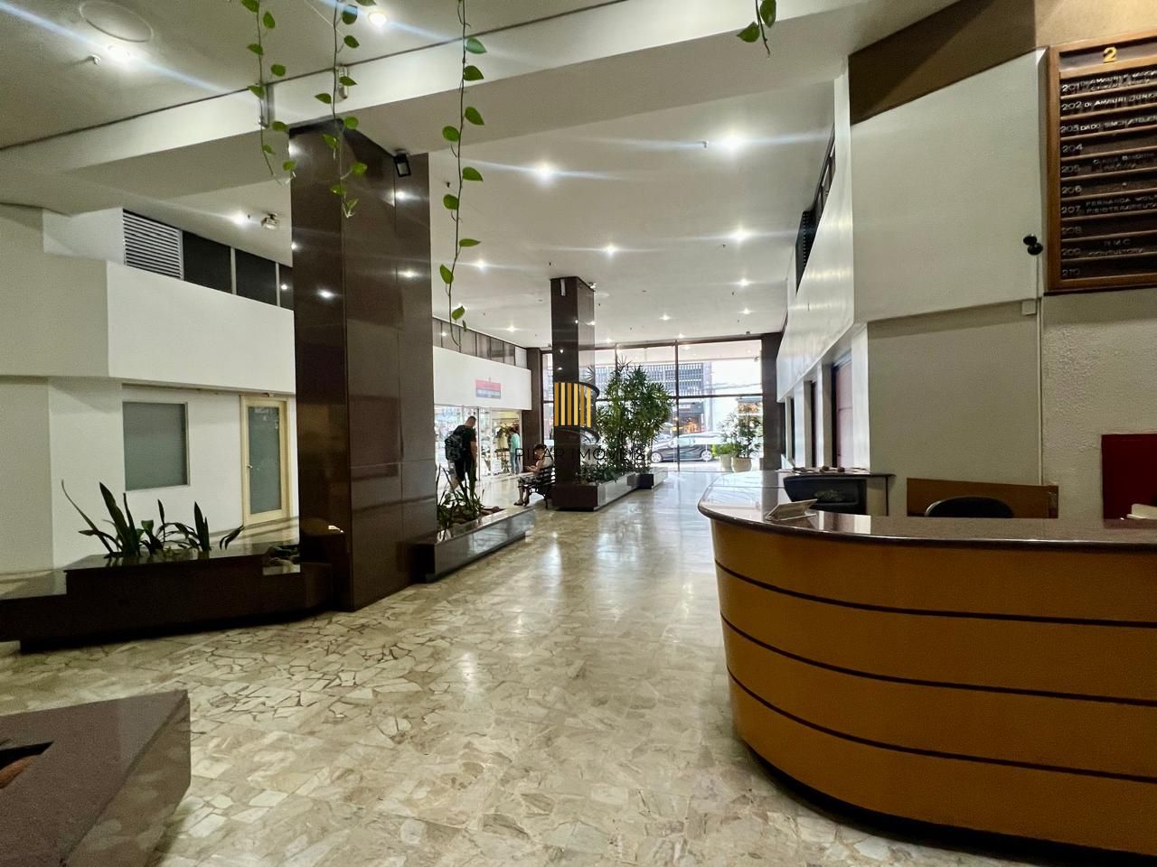 Clínica Odontológica mobiliada e equipada, 38 m2 com 2 vagas individuais na Av. Vinte e Quatro de Outubro