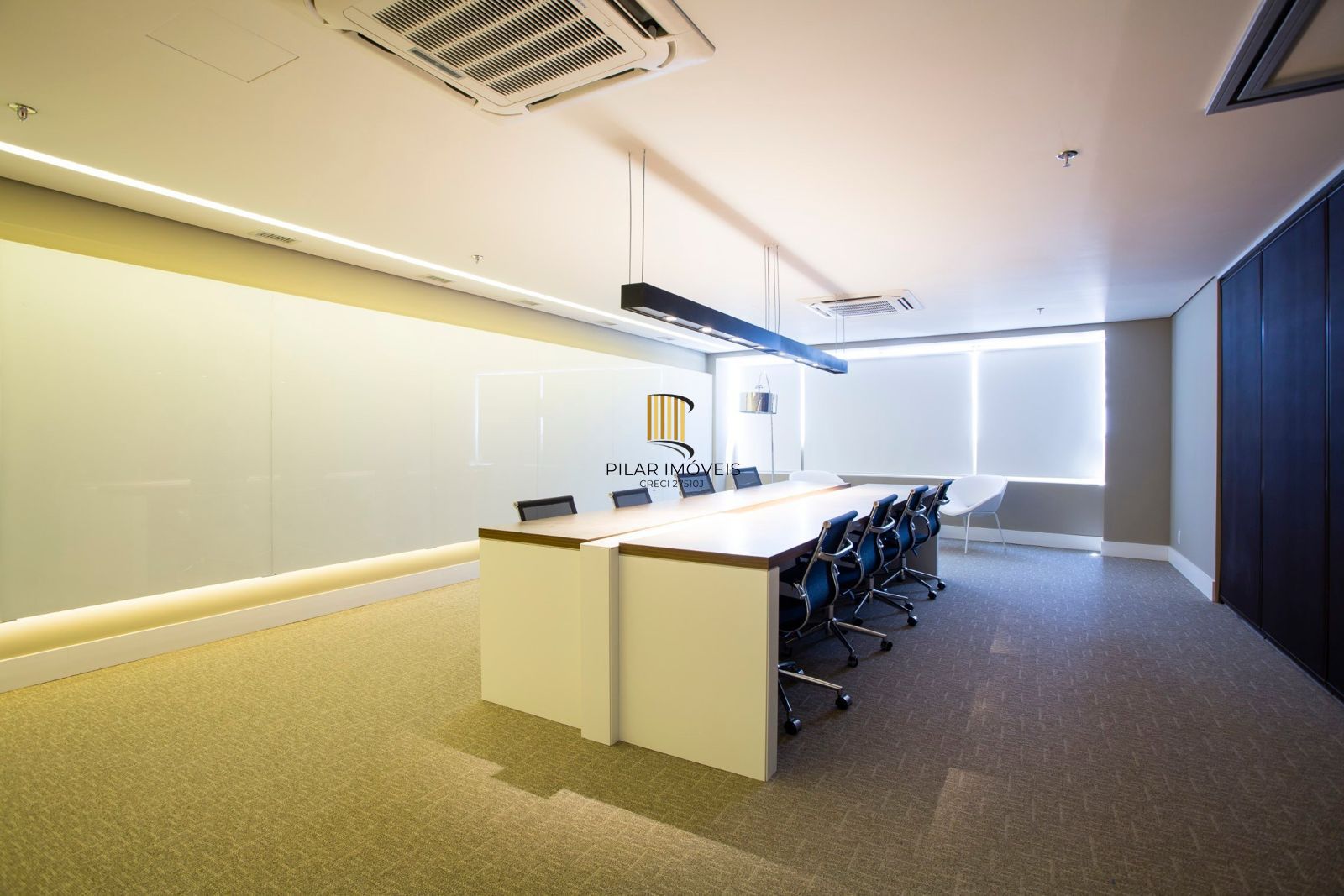 Sala comercial com 44 m2 a venda no Trend Nova Carlos Gomes.