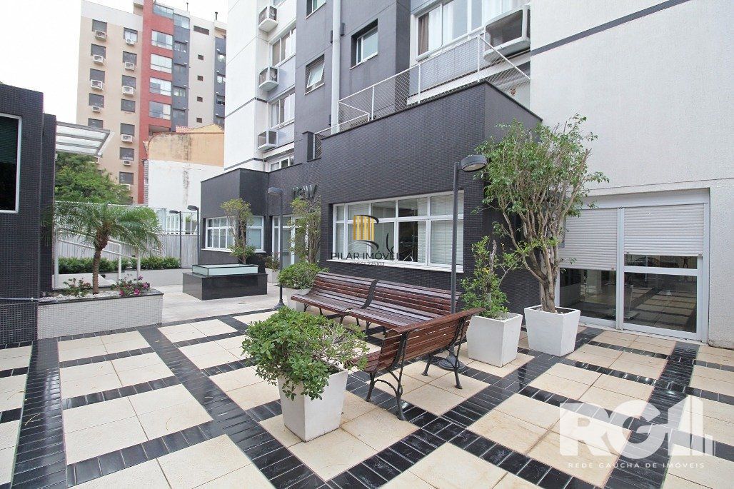 Apartamento de 1 dormitório com suíte americana, 1 vaga de garagem coberta Mobiliado e decorado.