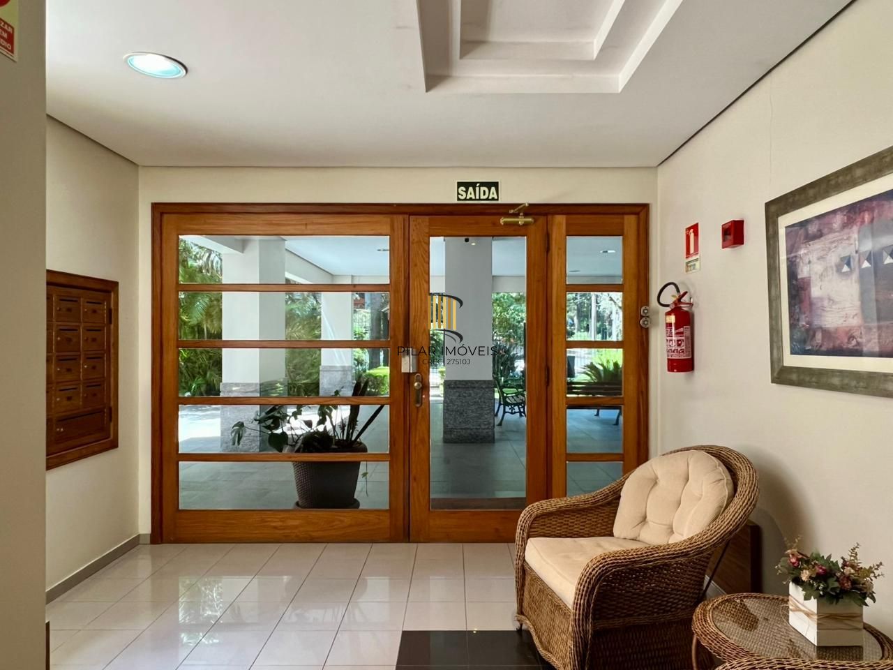 Apartamento a venda de 105 m2 2 dormitórios sendo 1 suíte e 2 vagas individuais no bairro Petrópolis.