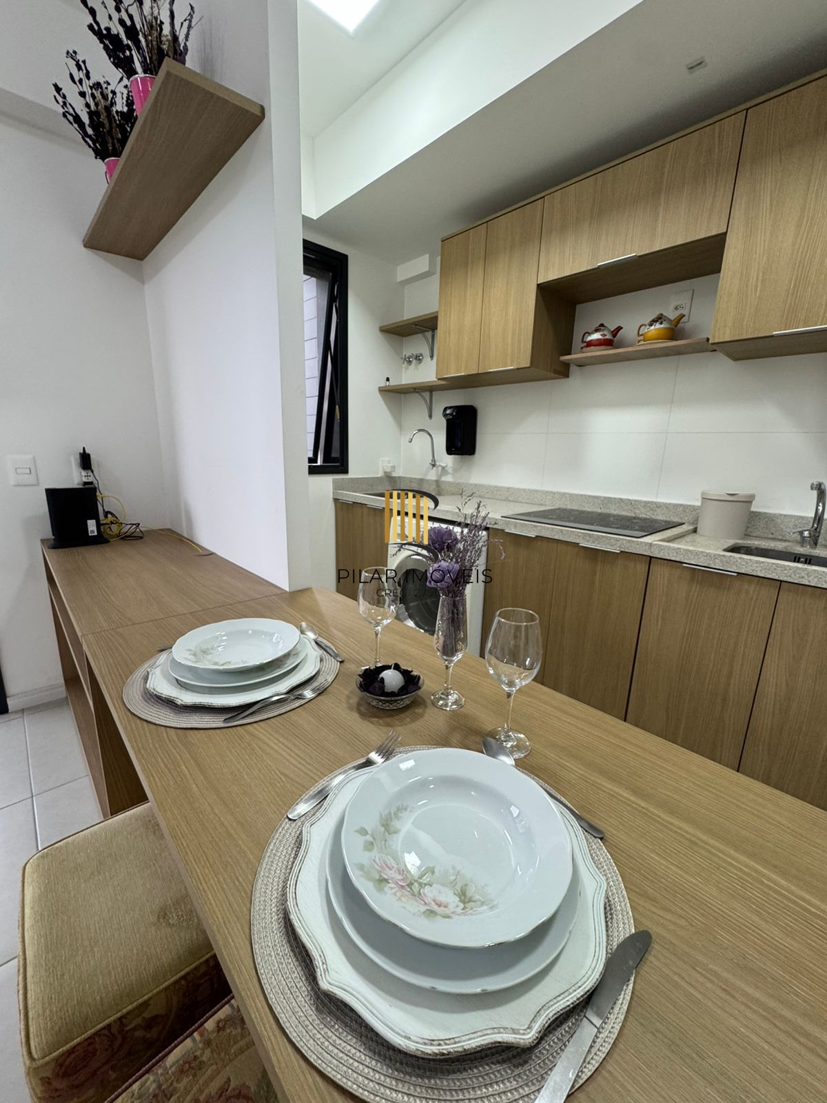 Apartamento de 42 m2 para alugar com 1 suíte, lavabo, churrasqueira e vaga no bairro Boa Vista em Porto Alegre.