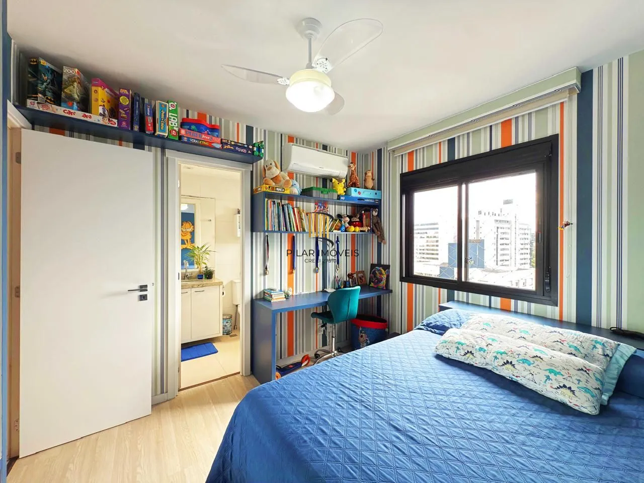 Apartamento de 3 suítes com 3 vagas, 136 m2 próximo ao Shopping Iguatemi.