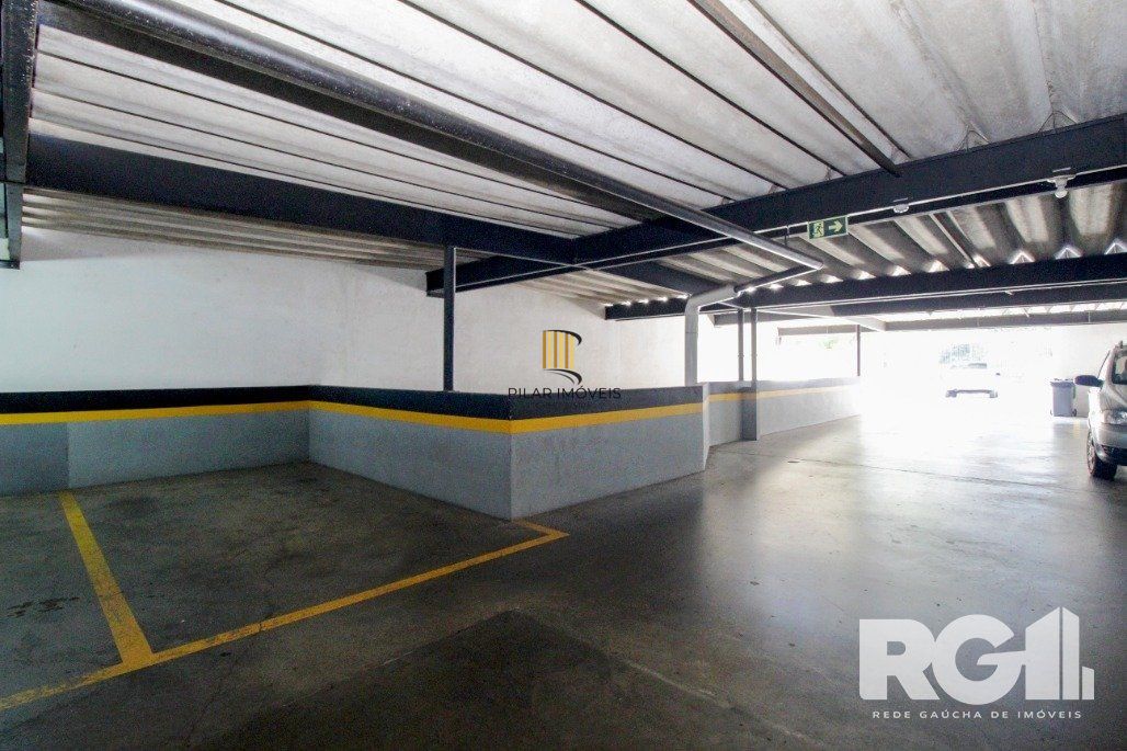 Apartamento de 1 dormitório com suíte americana, 1 vaga de garagem coberta Mobiliado e decorado.