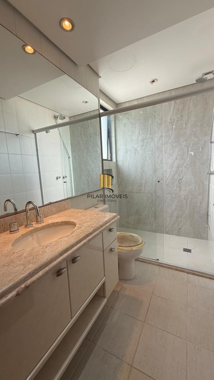 Apartamento a venda de 105 m2 2 dormitórios sendo 1 suíte e 2 vagas individuais no bairro Petrópolis.