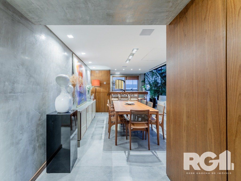 Belíssimo apartamento no Glass Aurélio andar alto,  Living com pé direito duplo,  174m² privativos finamente decorado no Moinhos de Vento